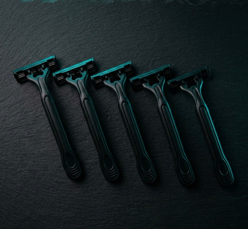 Disposable Black Razors — 1 Case (500 Razors)